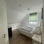 Urban House For Families And Berlin Tourists Hébergement de vacances